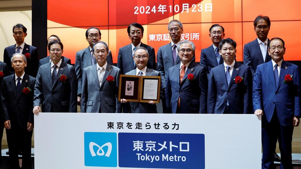 日本東京地鐵在東京證券所首日掛牌。(路透社)