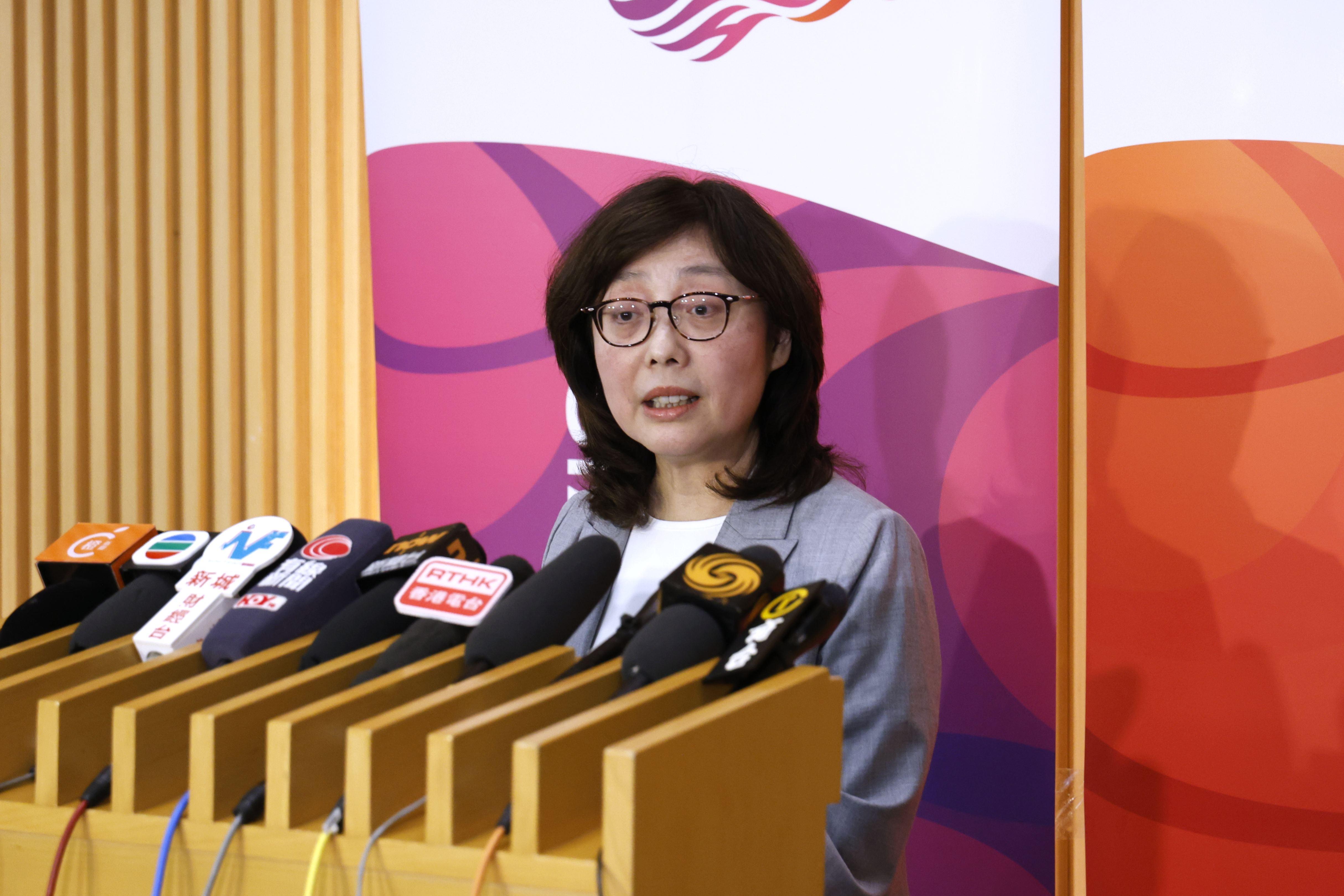 發展局局長甯漢豪見傳媒