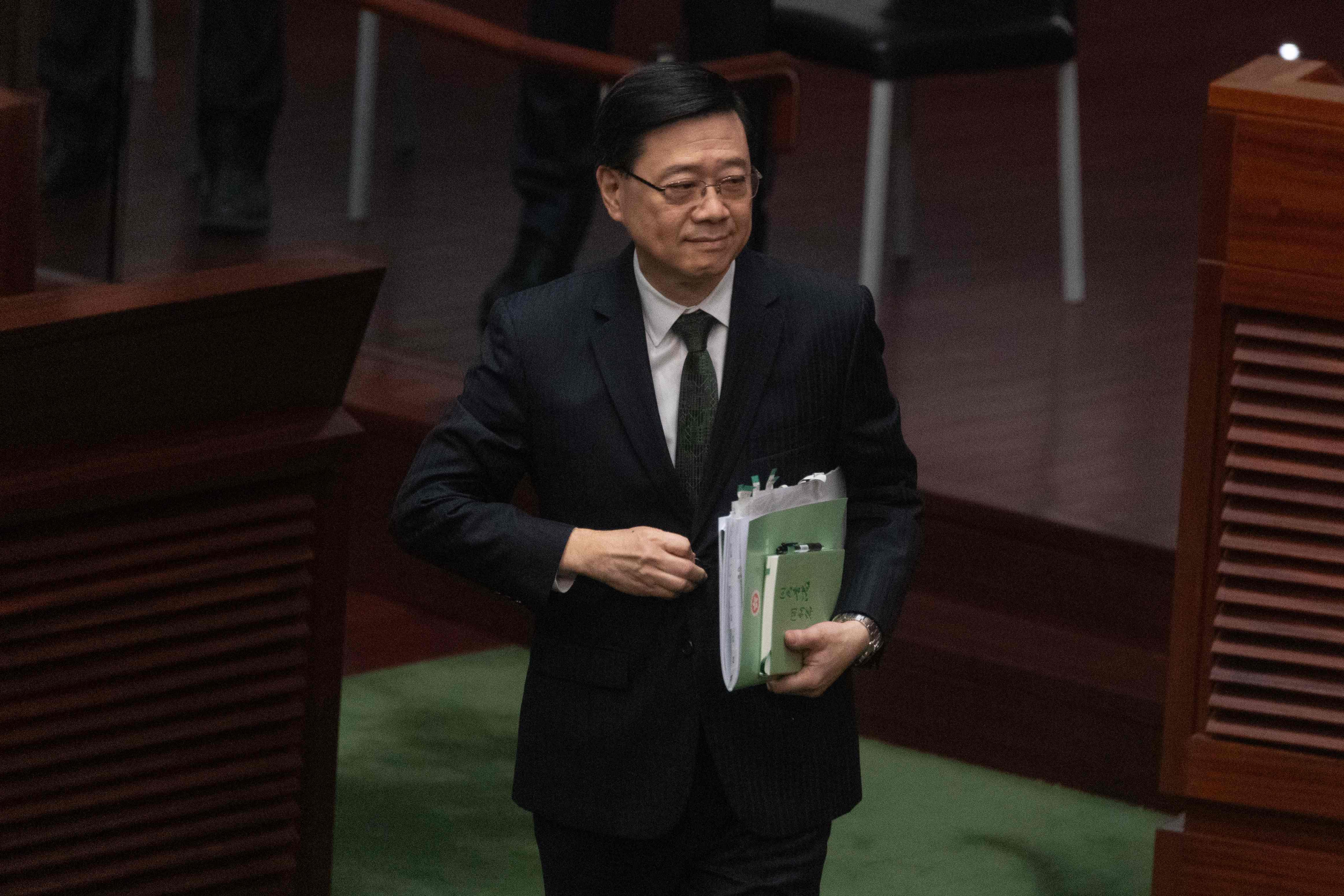 李家超出席立法會行政長官2024施政報告答問會