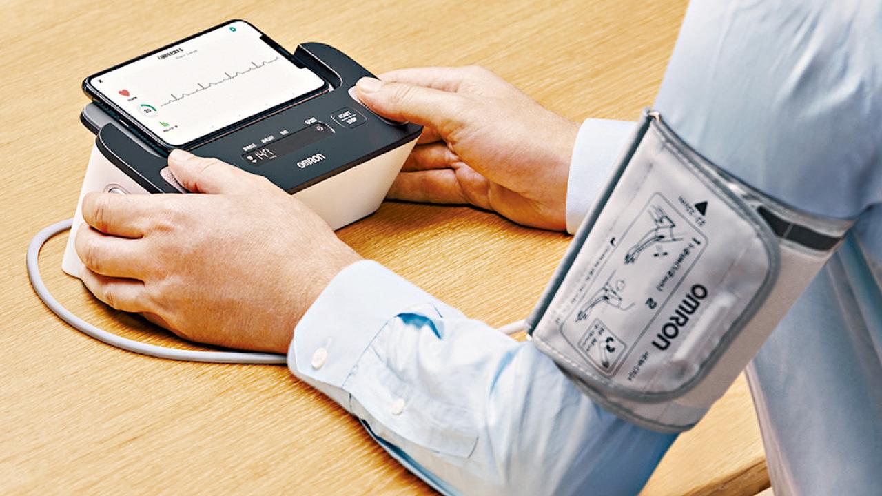 OMRON歐姆龍上臂式藍牙心電血壓計HCR-7800T 房顫增中風風險 助及早發現接受治療