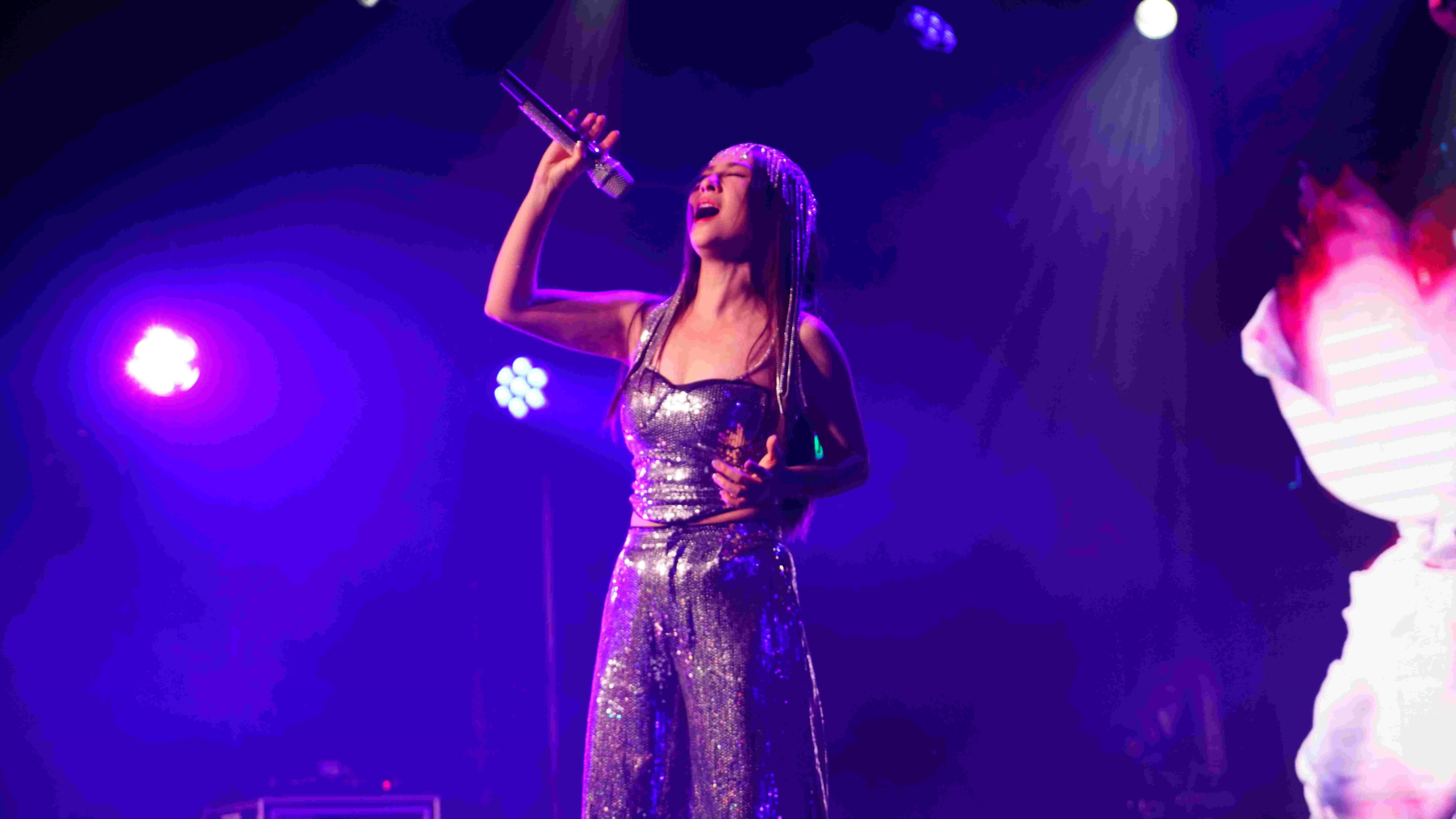 谷婭溦廣州開騷用歌聲講故事 自爆粉絲dm一定親回