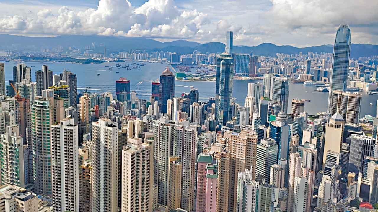 李家超︰平衡各方 買豪宅計納新資本投資者入境計劃