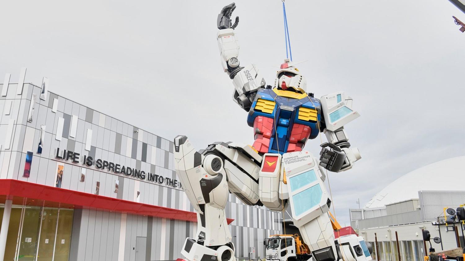 原設置在橫濱可動的高達模型在大阪世博的展館外重置。(X)