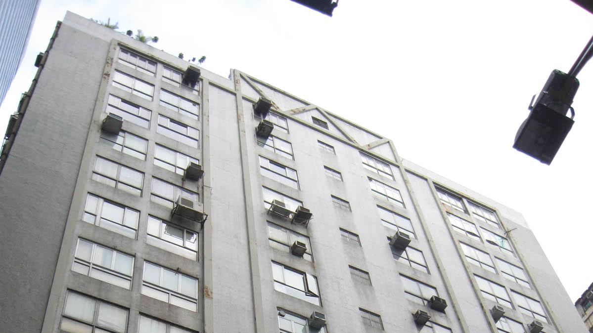 觀塘逾萬五呎地廠罕有放租 樓底特高 毗鄰港鐵站 意向呎租僅50元