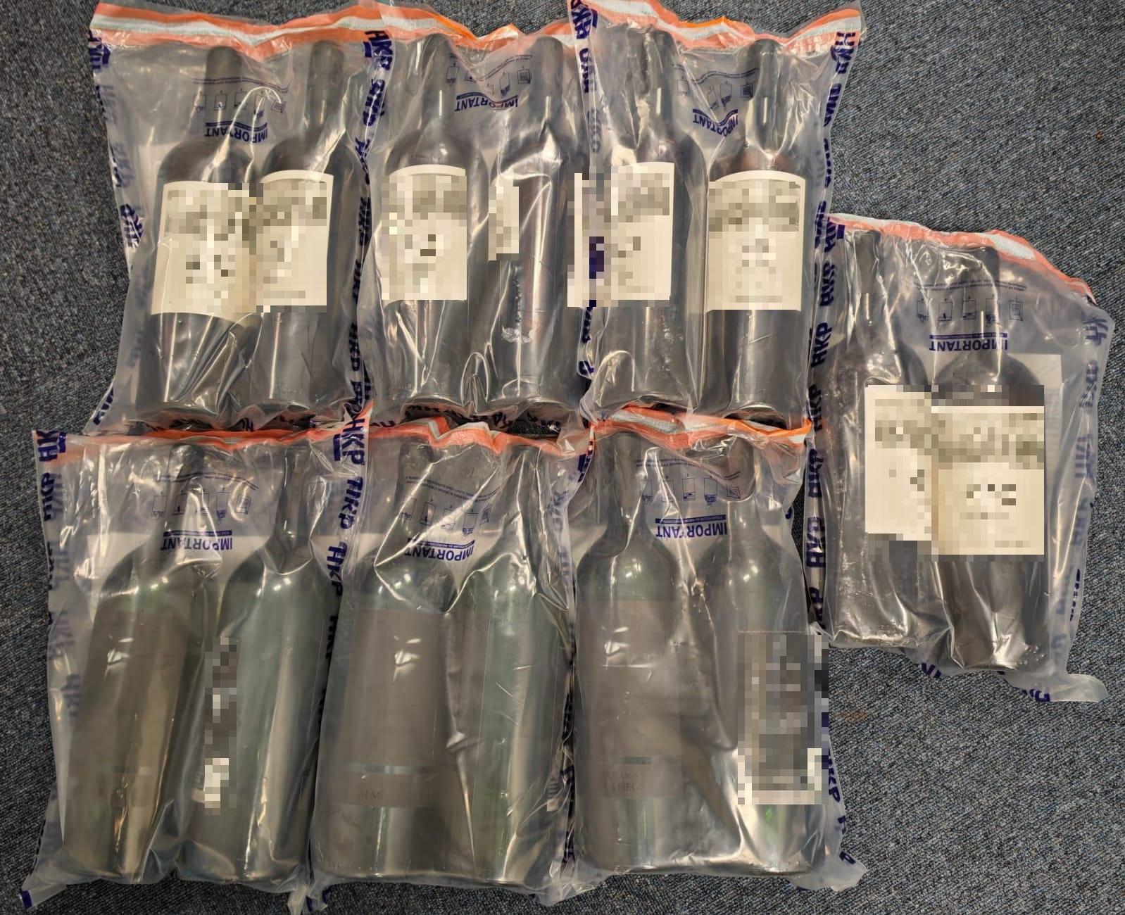 警深水埗檢市值1100萬液態可卡因拘2男女(警方圖片)