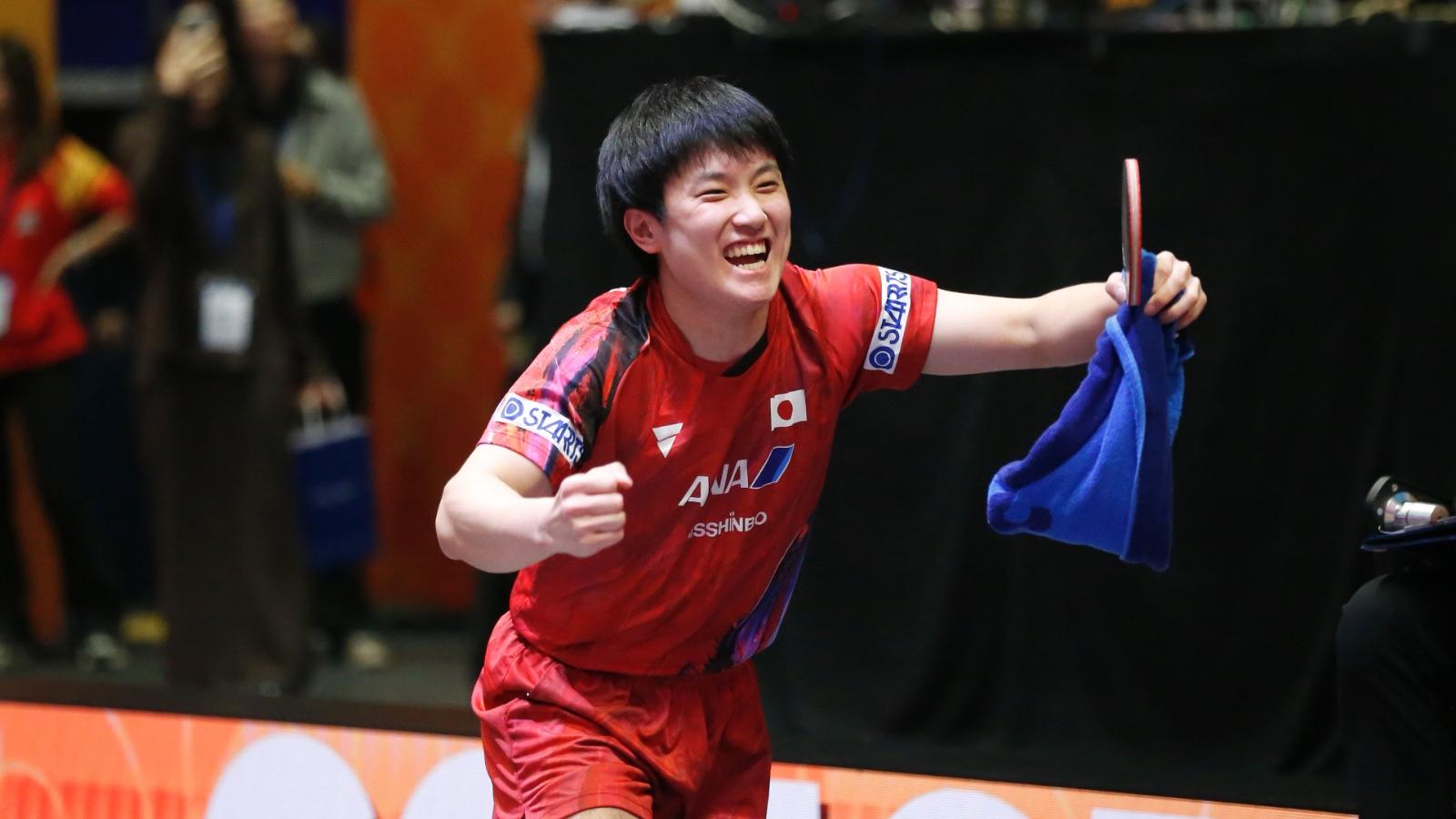 乒乓亞錦賽｜張本智和挫中國的林詩棟，首奪亞錦賽男單錦標。（新華社）