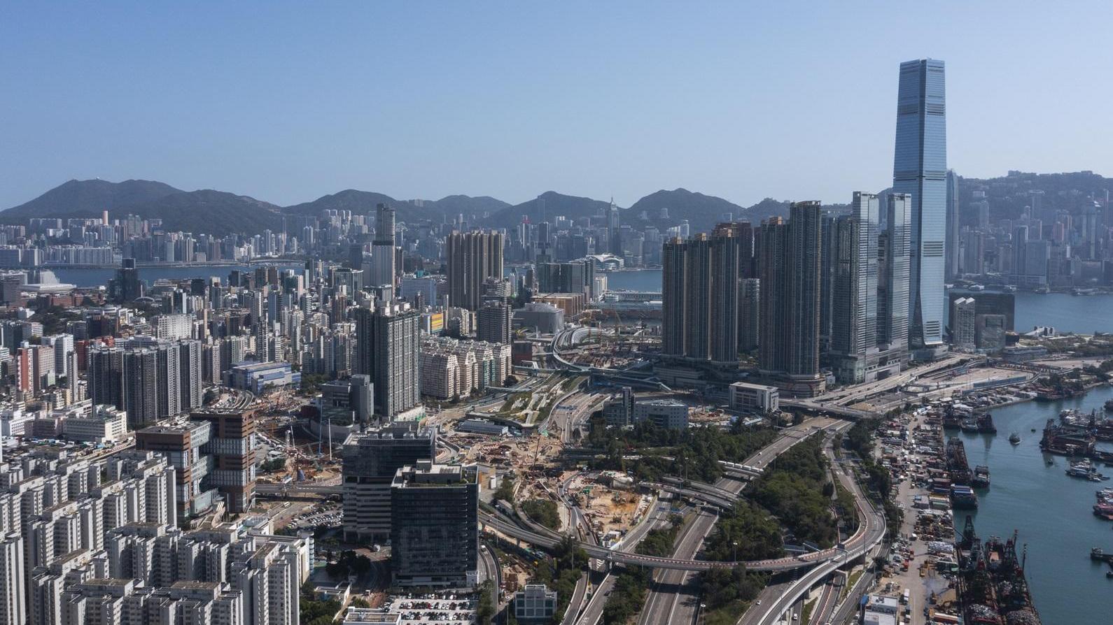 9月份商廈及店舖買賣登記，雙雙按月升逾兩成，但受工商舖三大範疇中佔比最重的工廈拖累，整體登記出現微跌。(資料圖片)