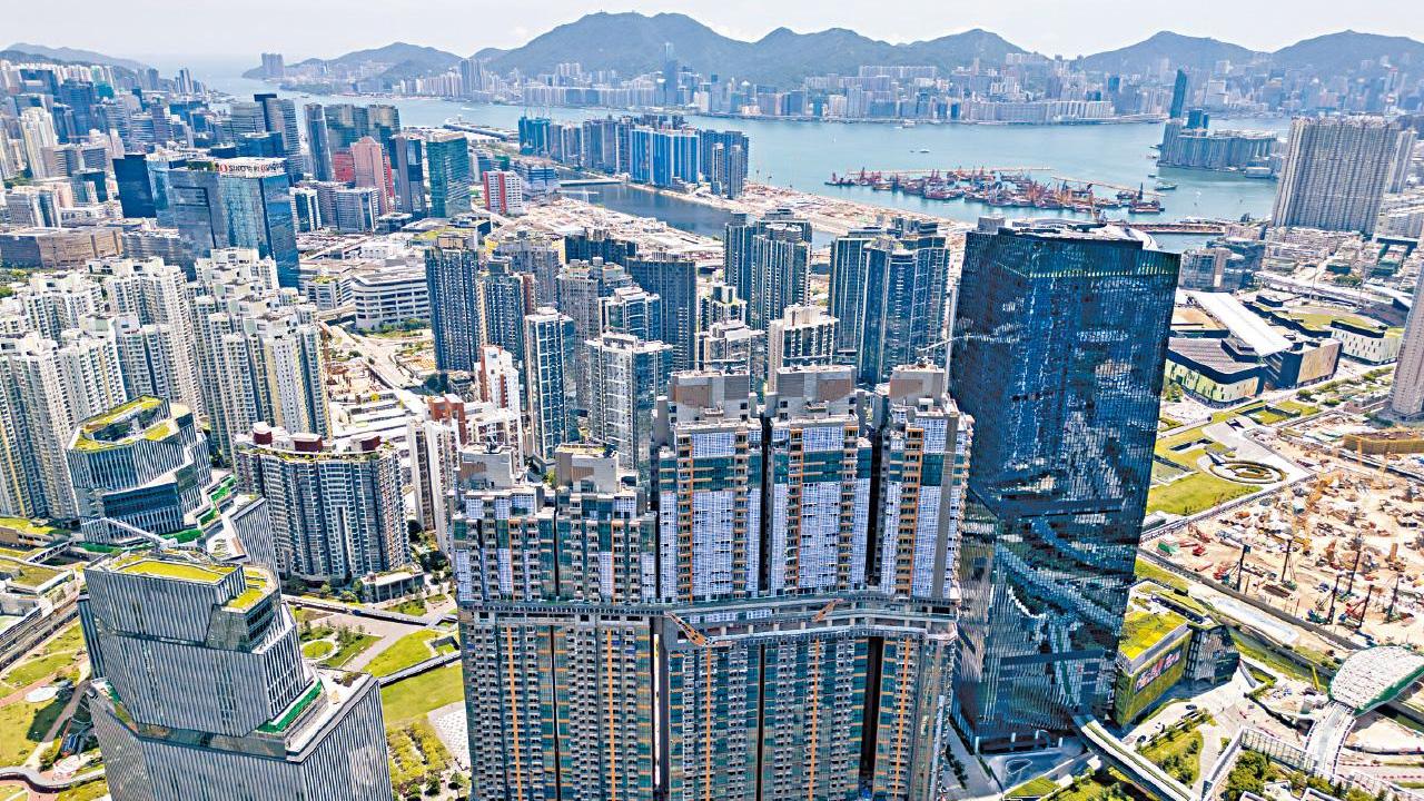 內地人購買本港物業的數字有增無減，當中啟德區特別受內地客歡迎。(資料圖片)