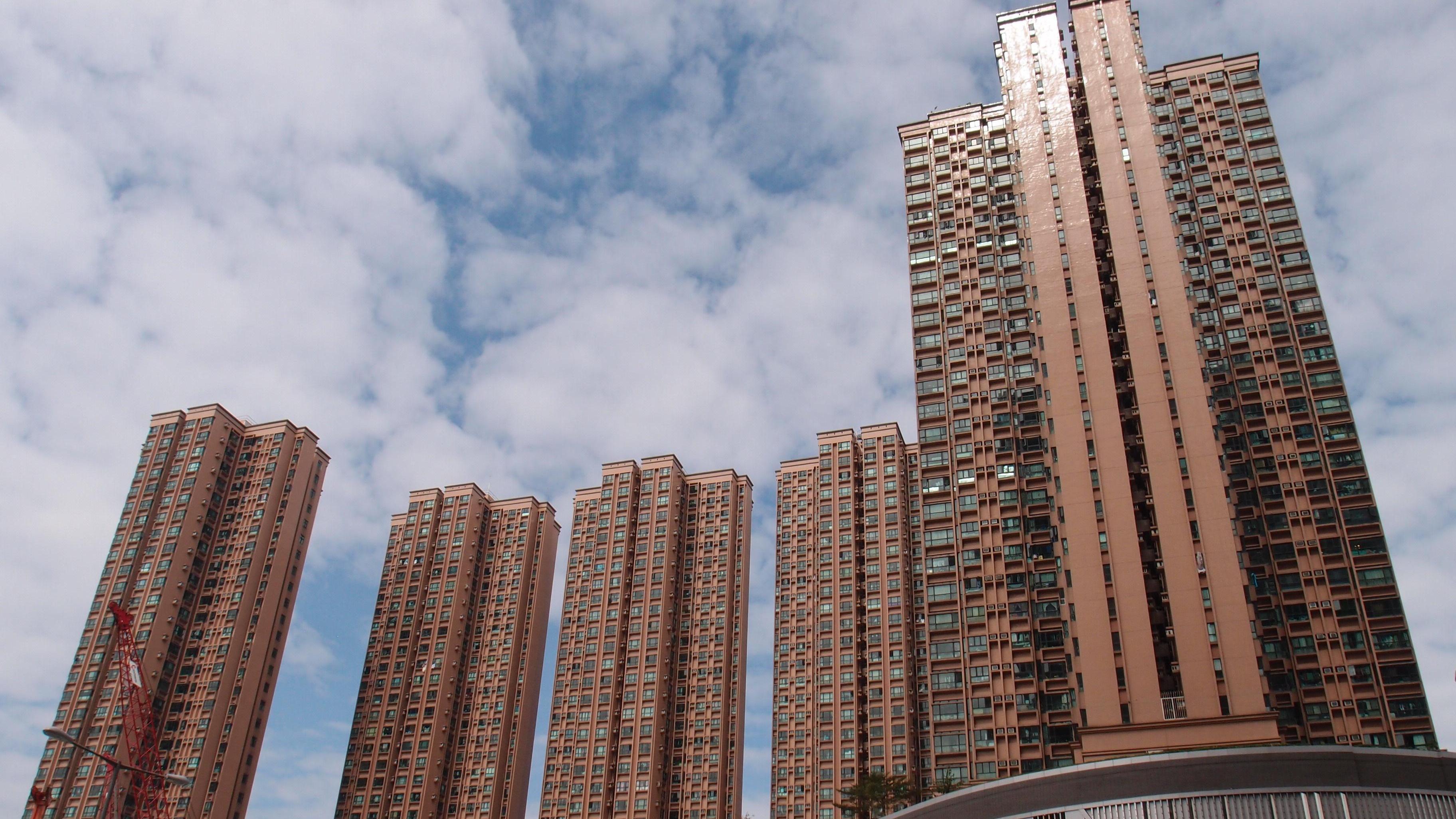 新元朗中心一伙套三房中層戶，最新以686萬元易手，造價較月初同類高11萬，惟仍屬低位。