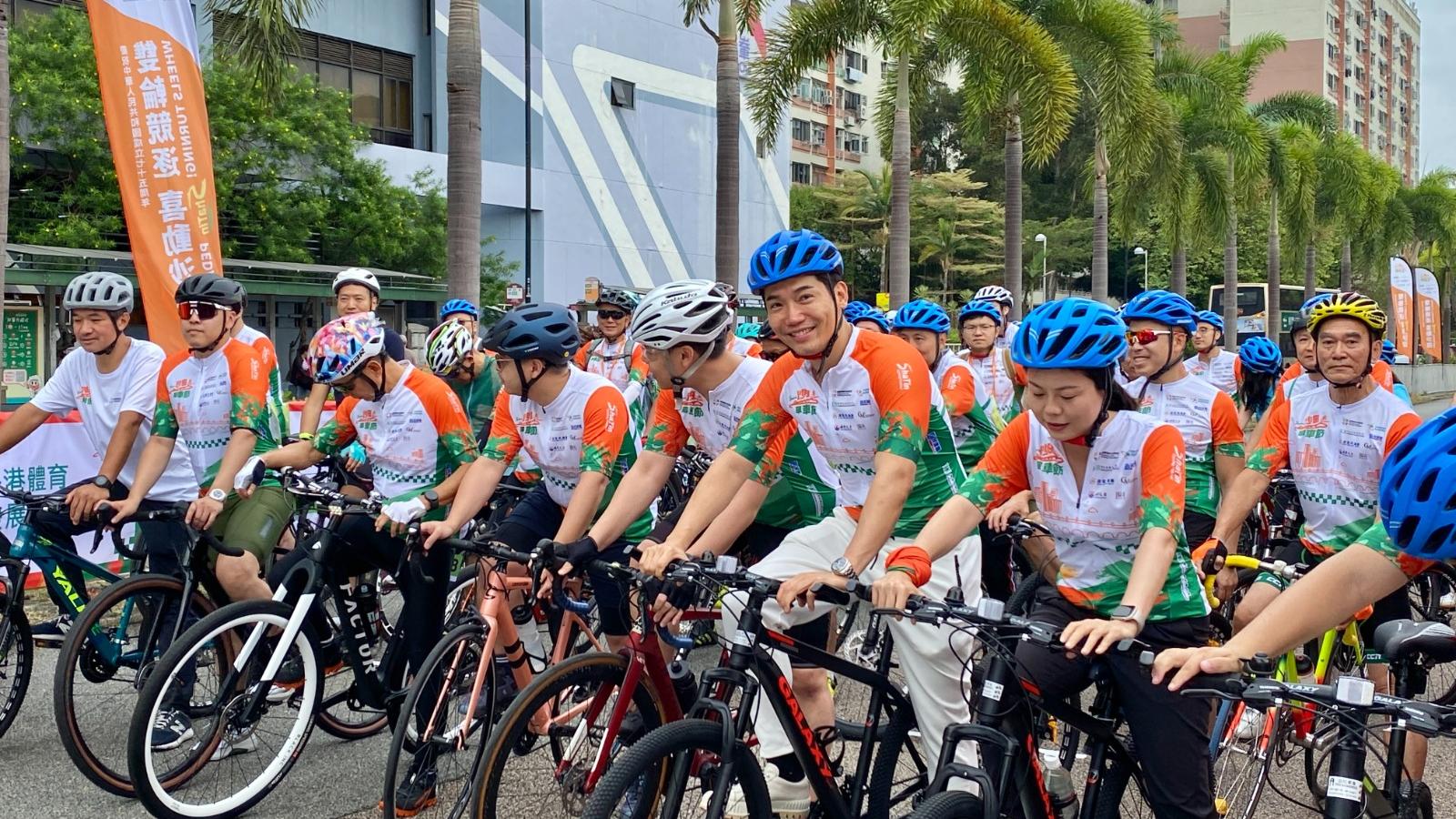 黃建東出席沙田單車節 「亞洲車神」黃金寶推廣單車文化