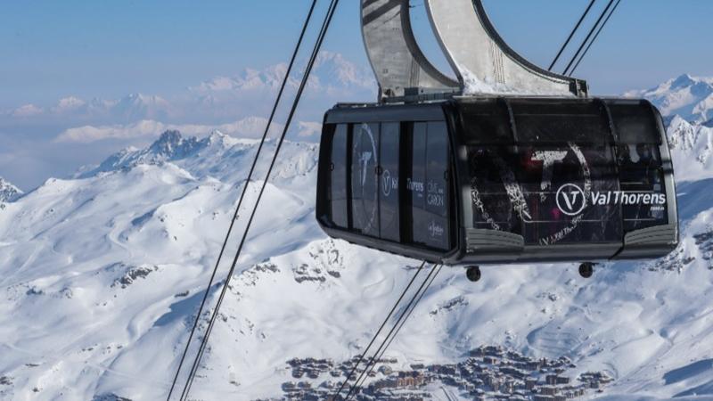 全歐洲海拔最高度假村纜車撞車站8人傷，出動120人救援。(X)