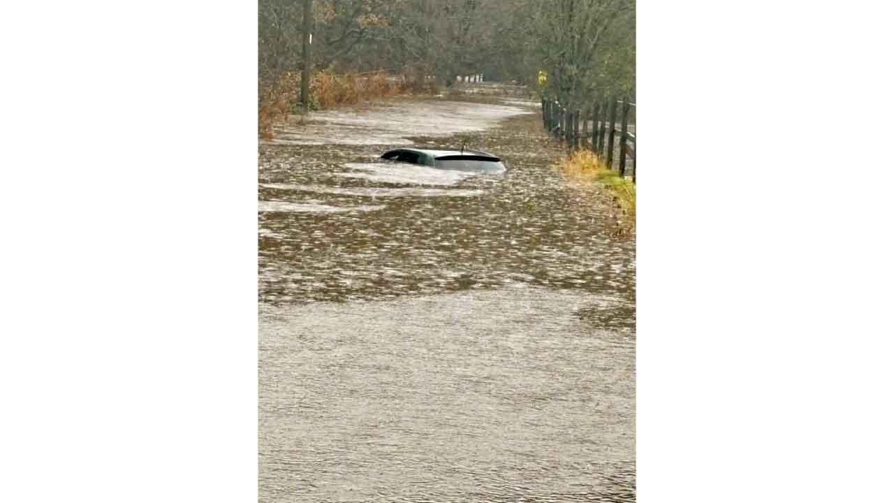 座駕入水男嬰險車內溺斃 英多地打風兼暴雪3死1失蹤