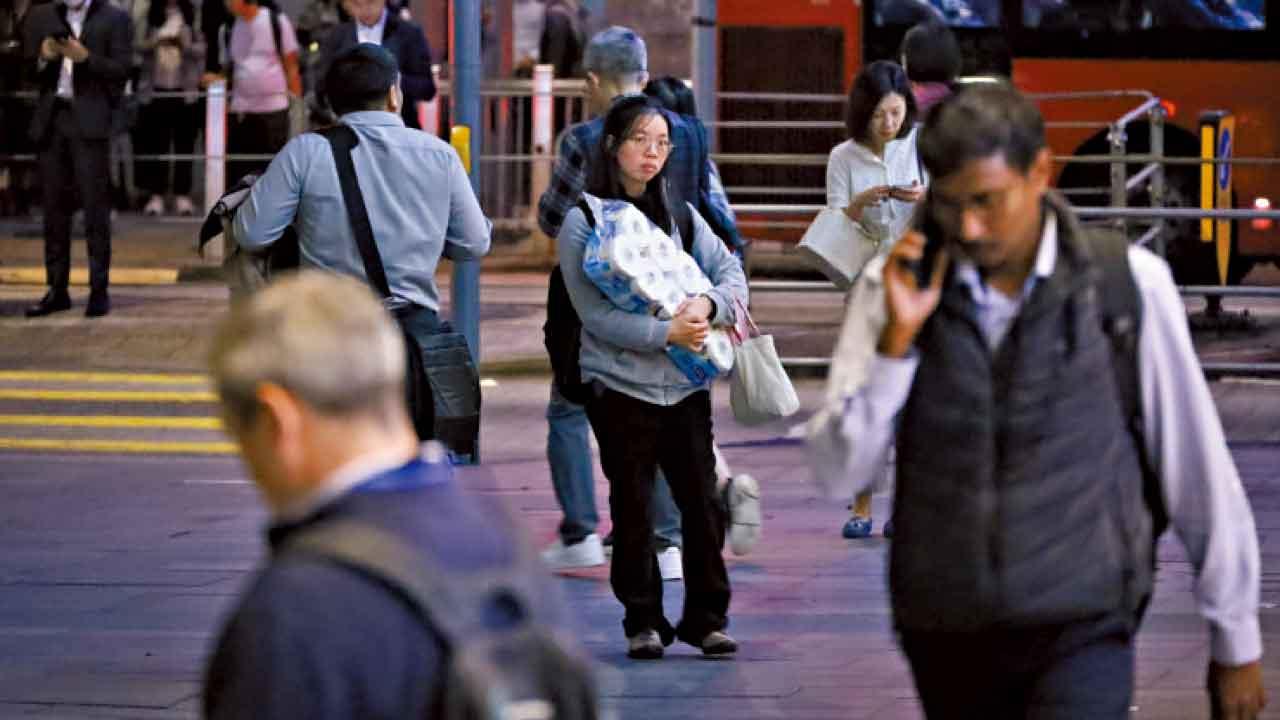 職場佔人生8萬小時 香港人好鍾意返工？ 打工仔幸福感僅僅合格 老闆籲建有傾有講文化 幸福員工感受重視