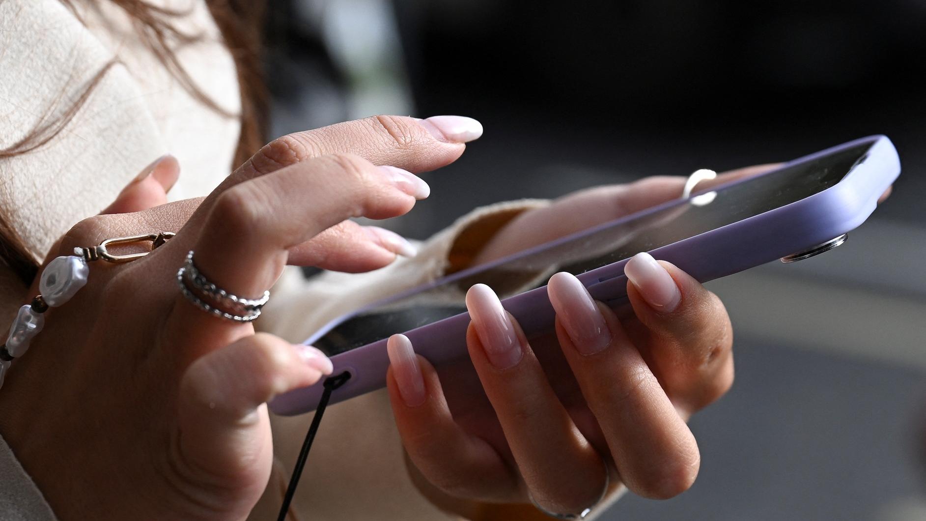 手機銷情回暖，消費電子迎曙光？