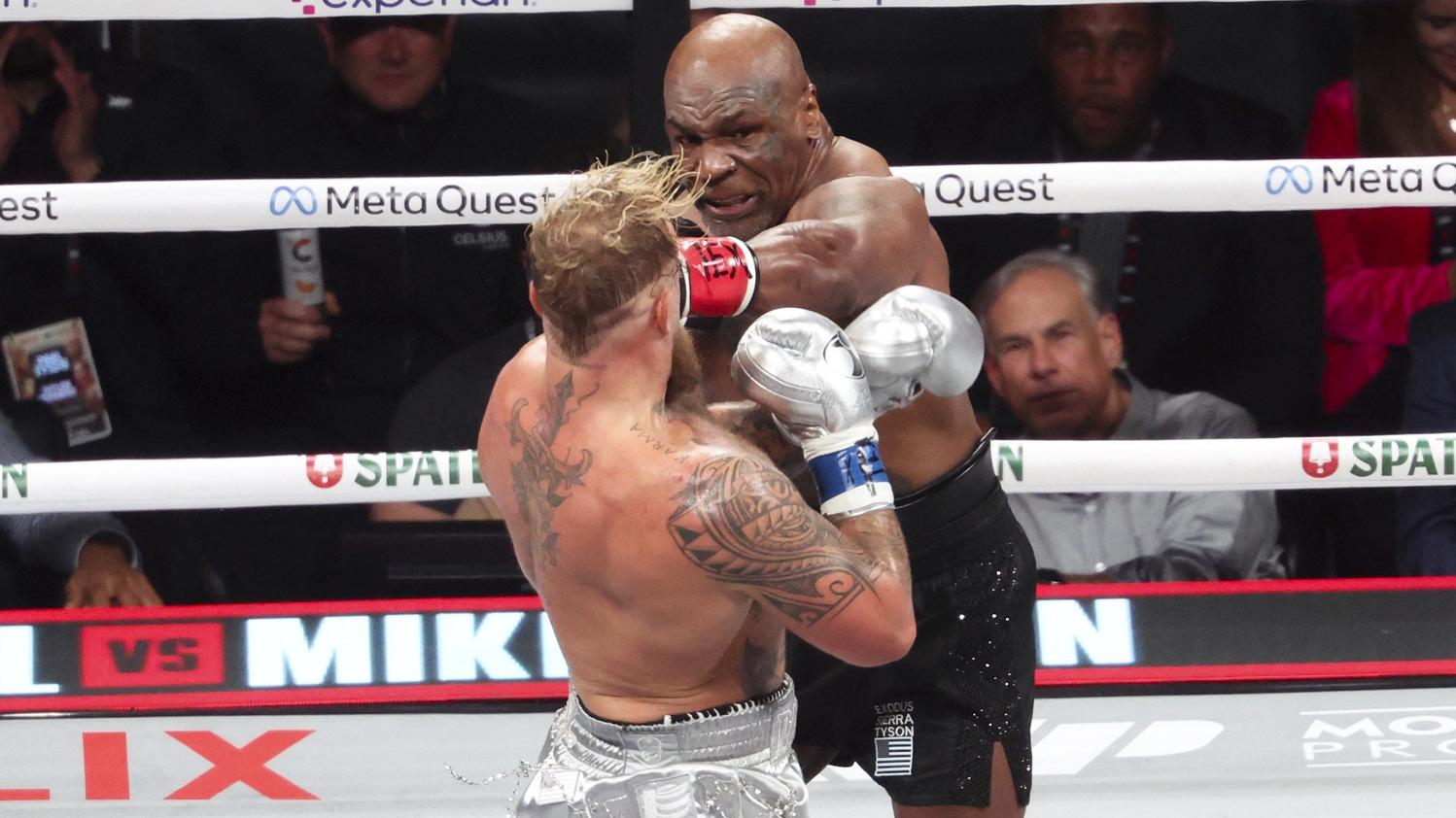 泰臣對保羅的比賽報稱有6000萬人透過Netflix收看。(路透社)