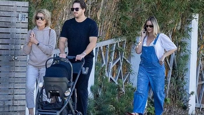 「芭比」瑪歌羅比產後首亮相 工人褲遮水桶腰散步