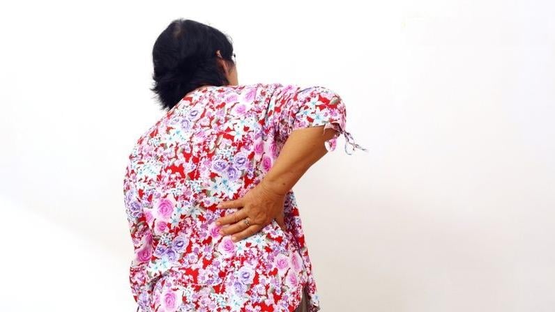 結節性硬化症候群(TSC)是一種罕見的遺傳性疾病，源於TSC1或TSC2基因突變，導致身體多個部位形成良性腫瘤。