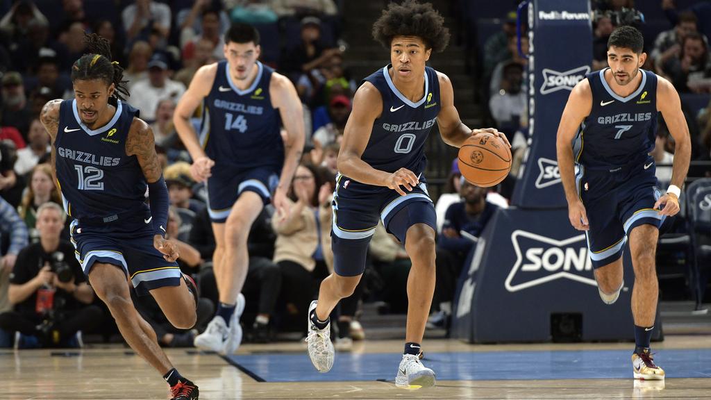 灰熊主場122:99輕取公鹿，公鹿揭幕戰後連輸4場。(美聯社)