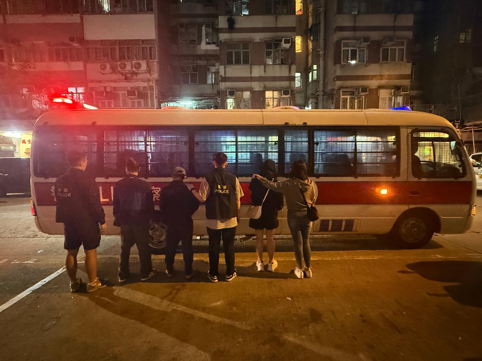 警深水埗搗非法麻雀賭檔拘4男女(警方圖片)