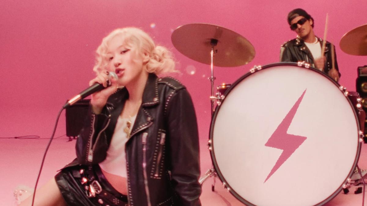 Rosé《APT.》突破3億次點擊  蟬聯Billboard Global 200 3周冠軍