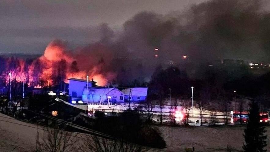 立陶宛首都維爾紐斯附近一個機場有貨機墜毀撞落民居。(網上圖片)