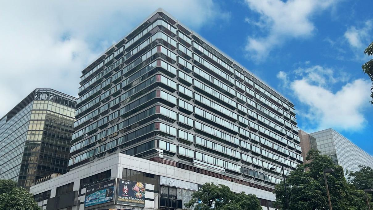 尖沙咀港晶中心頂層全層放售 涉近2萬呎 業主自用近40年(有圖)｜商廈市況