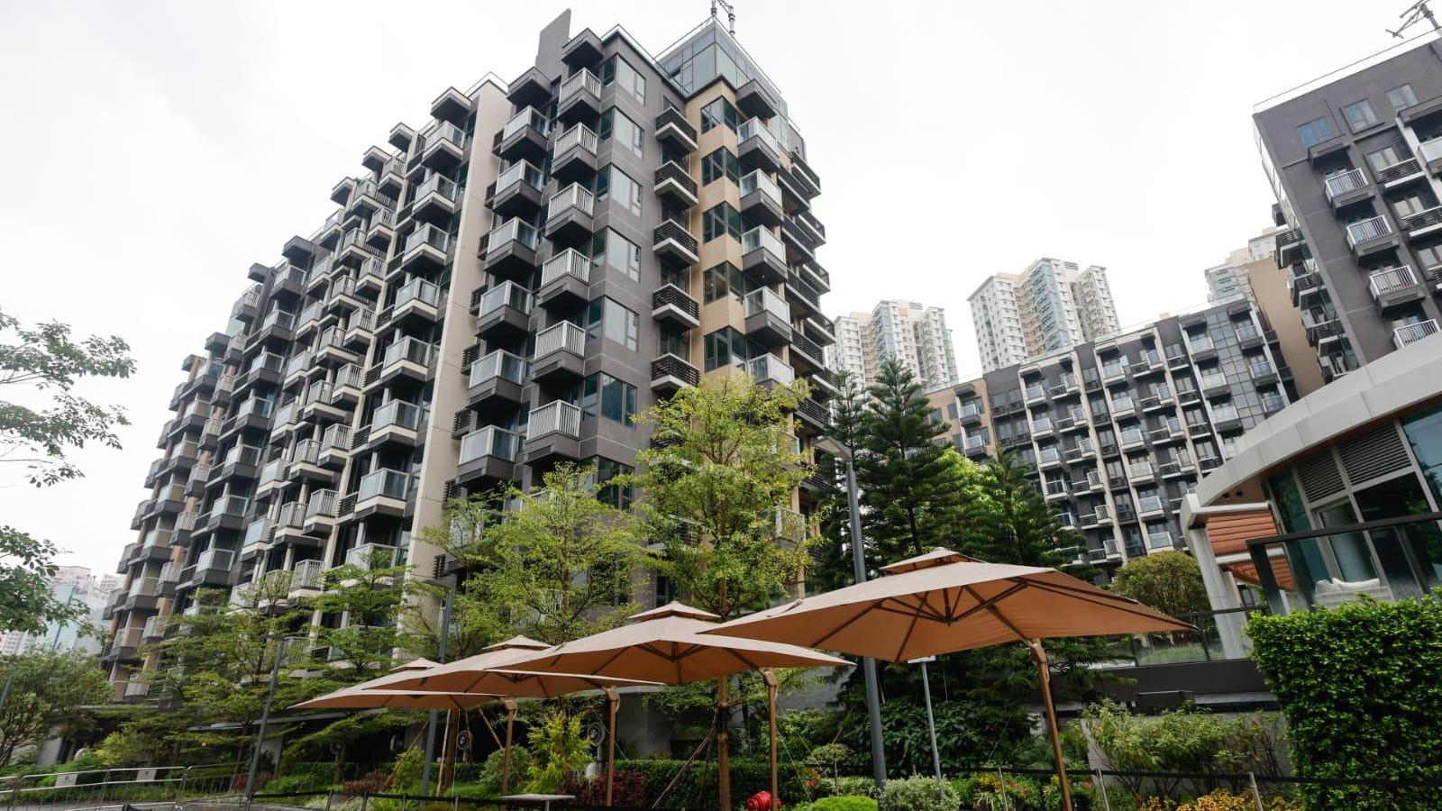 天水圍半新盤Wetland Seasons Bay 2期一伙兩房連租約戶，最新成交價較3年前一手價暴跌235萬元易主。