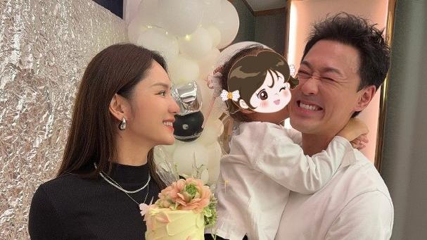 林峯結婚5周年與張馨月放閃 囡囡肉緊啜爸爸