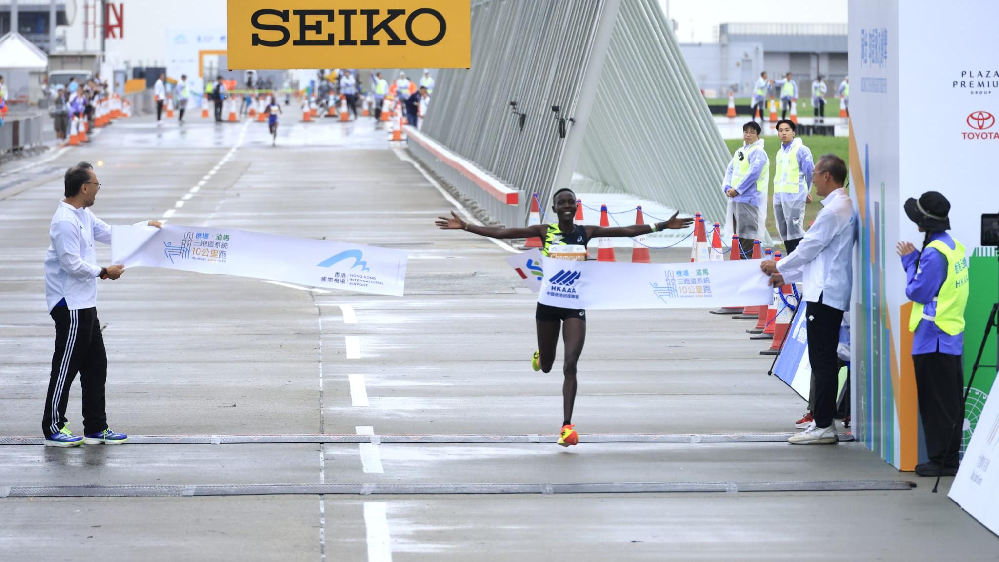 肯尼亞選手洛伊斯奪女子精英組冠軍。(林俊源攝)