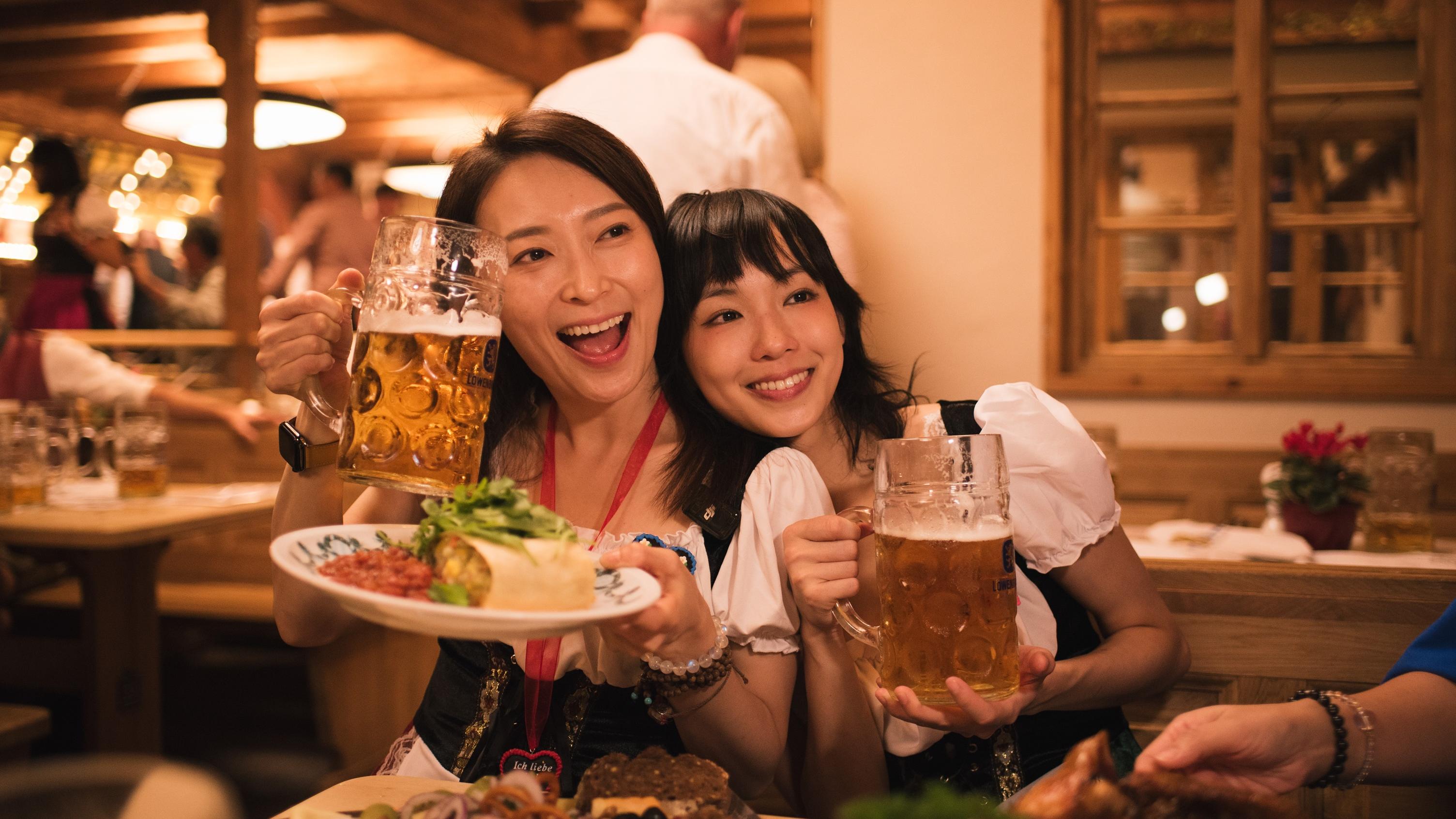 周家怡李靖筠德國拍MV 《恨駕女團》衝出亞洲