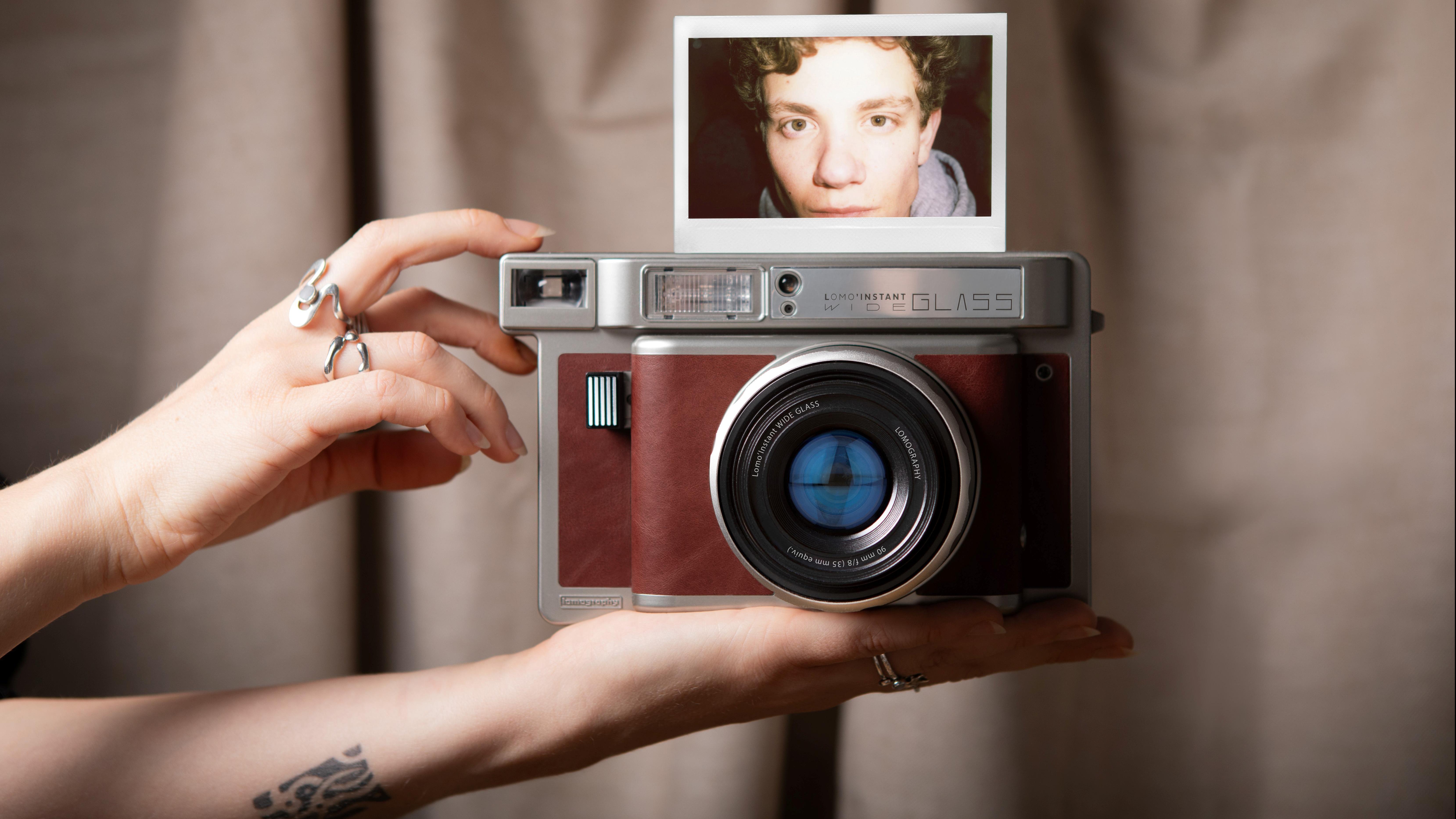 Lomo'Instant Wide Glass即影即有相機　升級玻璃鏡頭更銳利