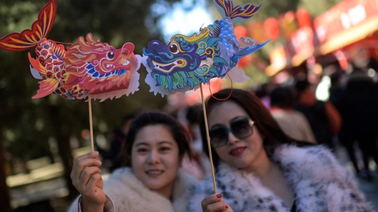 自2025年1月1日起，春節自農曆除夕起放假調休8日。（法新社資料圖片）