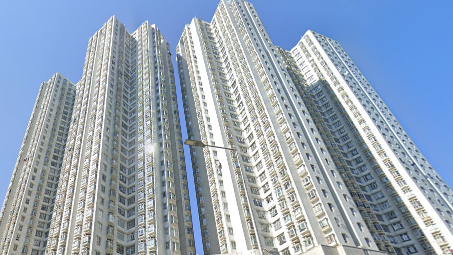 柴灣新翠花園有單位起火。