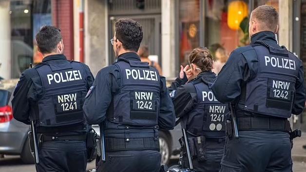 圖為德國警察。(互聯網)