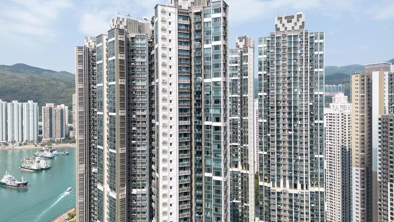 上周港銀跟隨美國再度減息，進一步減輕買家置業成本，吸引各區買家出動睇樓，惟業主議價空間略見收窄。(資料圖片)