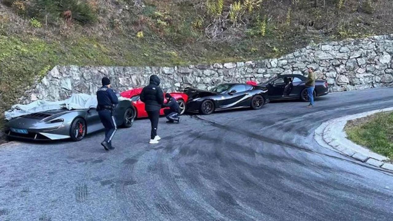 4輛總值近6千萬超級跑車串燒，每日郵報稱「今年最貴車禍」。(X)