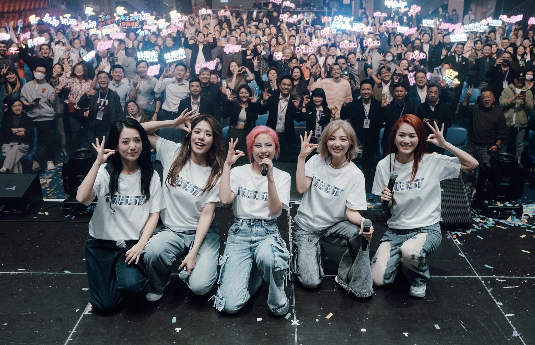 演唱會尾聲MISSY與全場大合照。