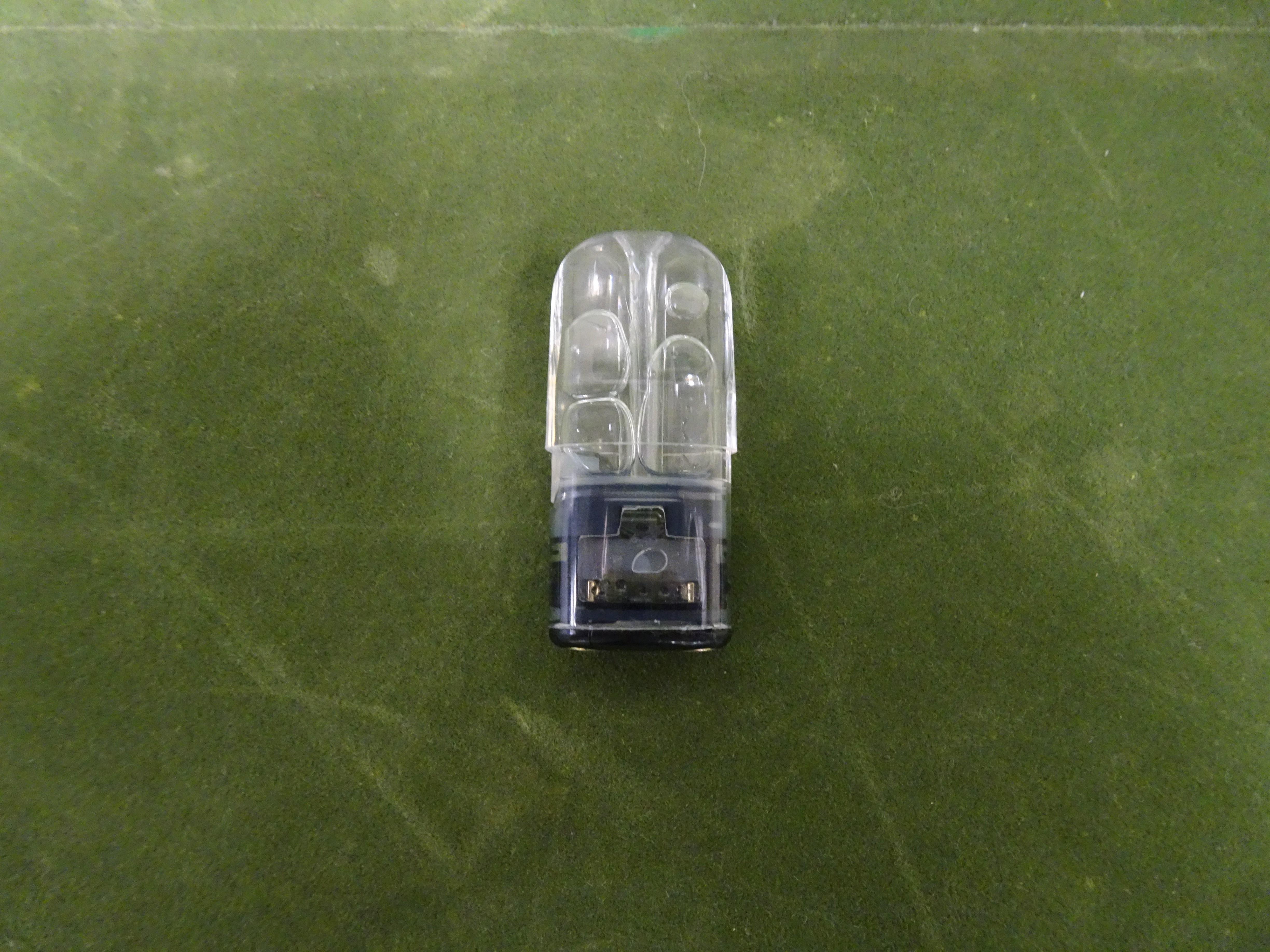 兩出境旅客涉帶太空油毒品被捕