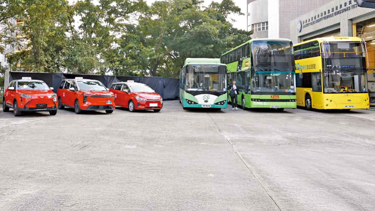 公布綠色轉型路線圖 斥逾6億資助購600電動巴士3000電動的士 謝展寰：確保不因綠色轉型加車費
