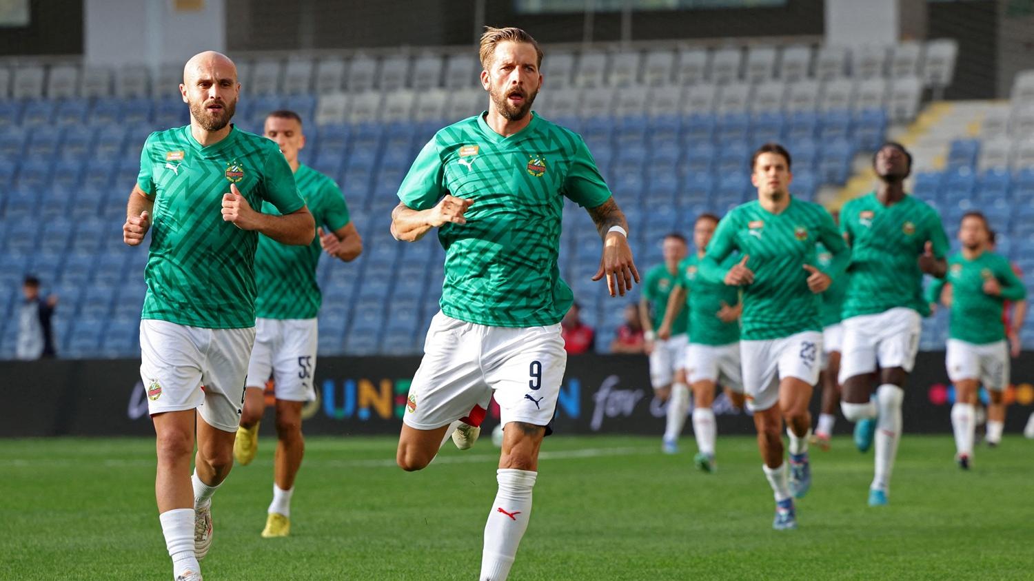 保斯達拿（9號）目前效力奧地利的維也納迅速。(路透社)