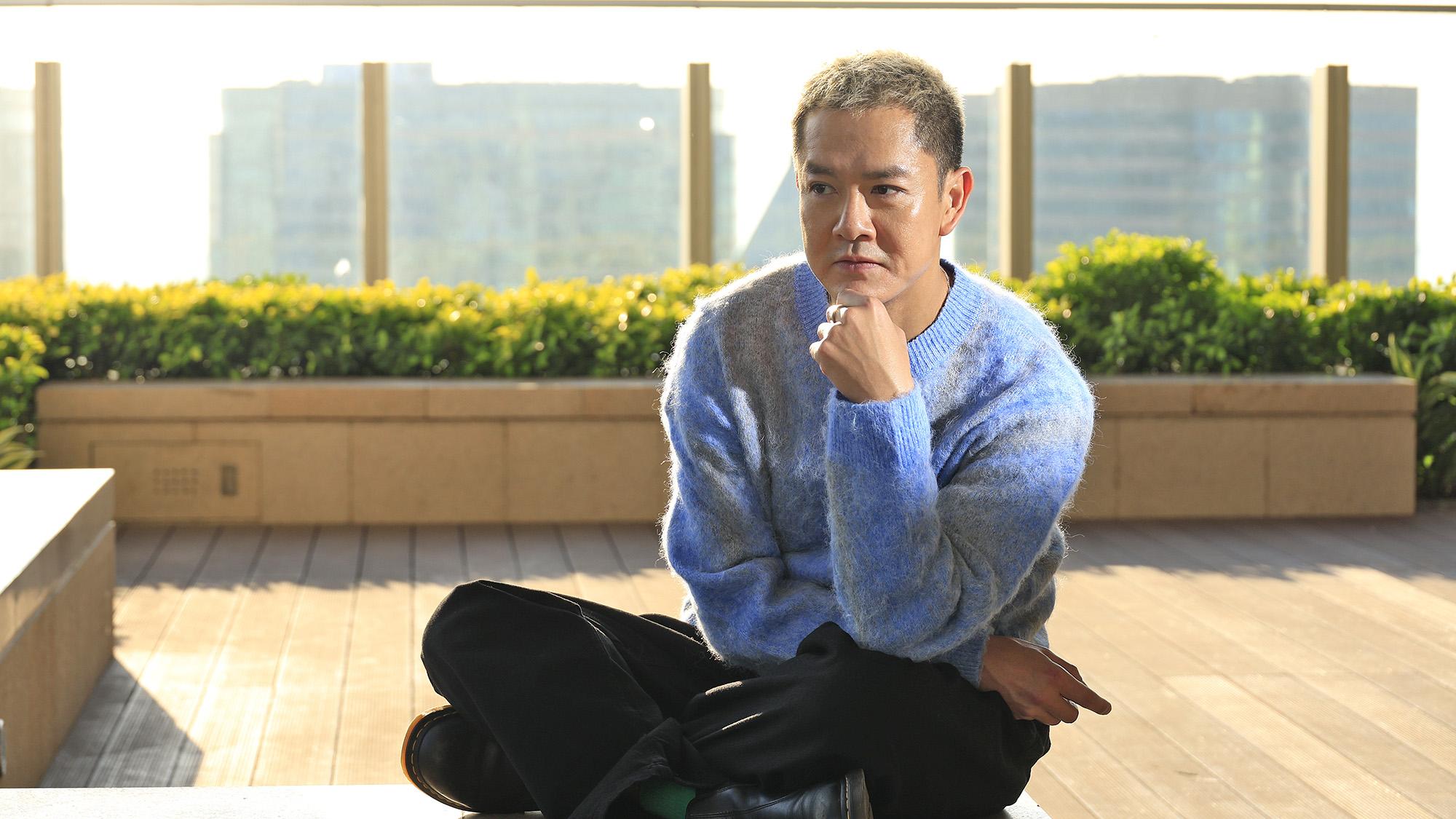 藍奕邦個唱突遭取消 上載黑白照回應心情︰深呼吸當復仇