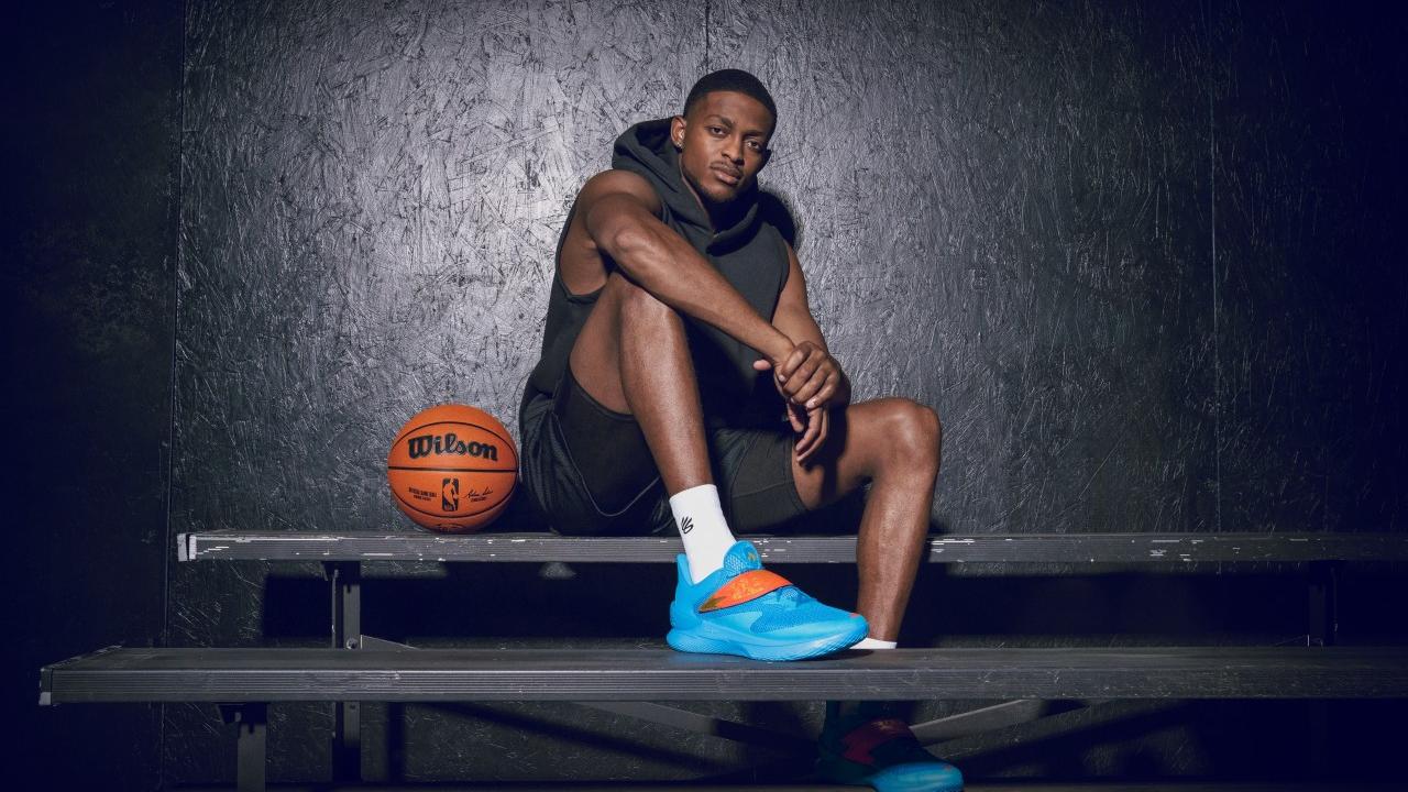 籃球鞋推薦｜迪艾朗霍斯（De’Aaron Fox）首對簽名鞋Fox 1登場 首發配色感受聖誕氣氛