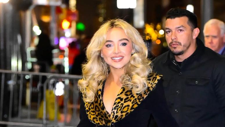 Sabrina Carpenter復古保母裝獲Vogue大讚