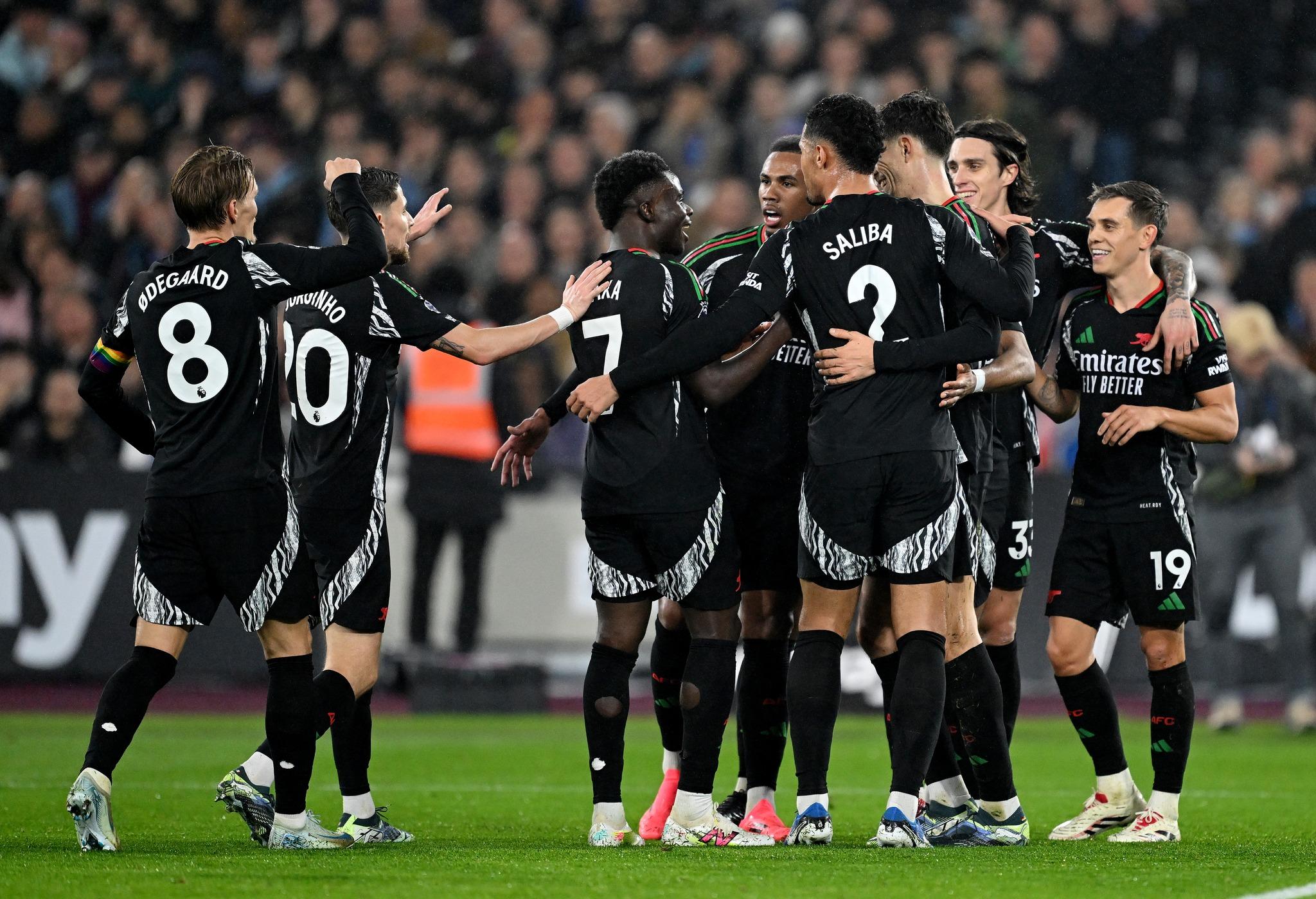 英超阿仙奴作客韋斯咸，半場兩隊炮製7球，阿仙奴最終5:2取勝。（阿仙奴fb）