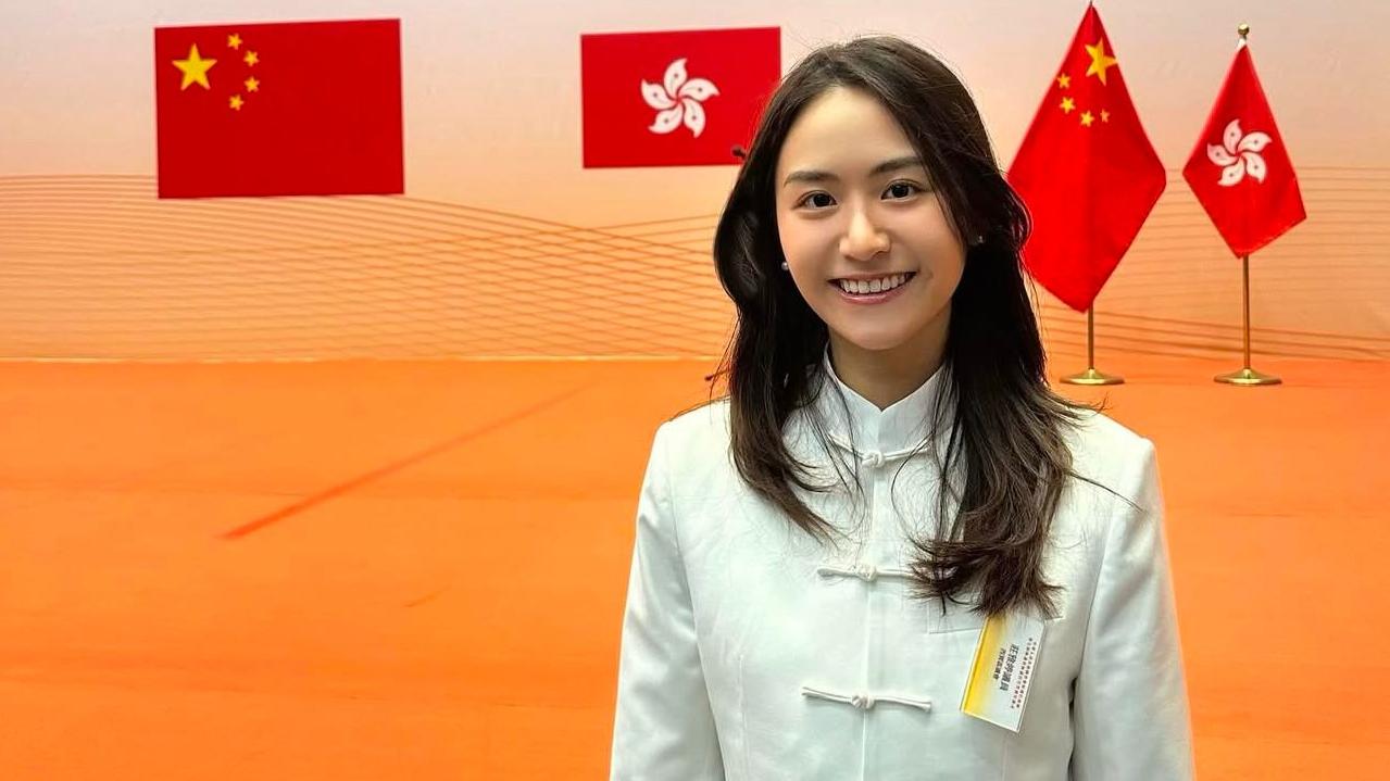 民建聯「小花」莊雅婷的外貌受關注，指如果幫到工作是好事