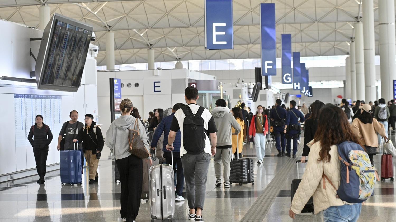 機管局預計今年聖誕節的旅客數目，將到達疫情前的單日高峰。(運房局網頁)