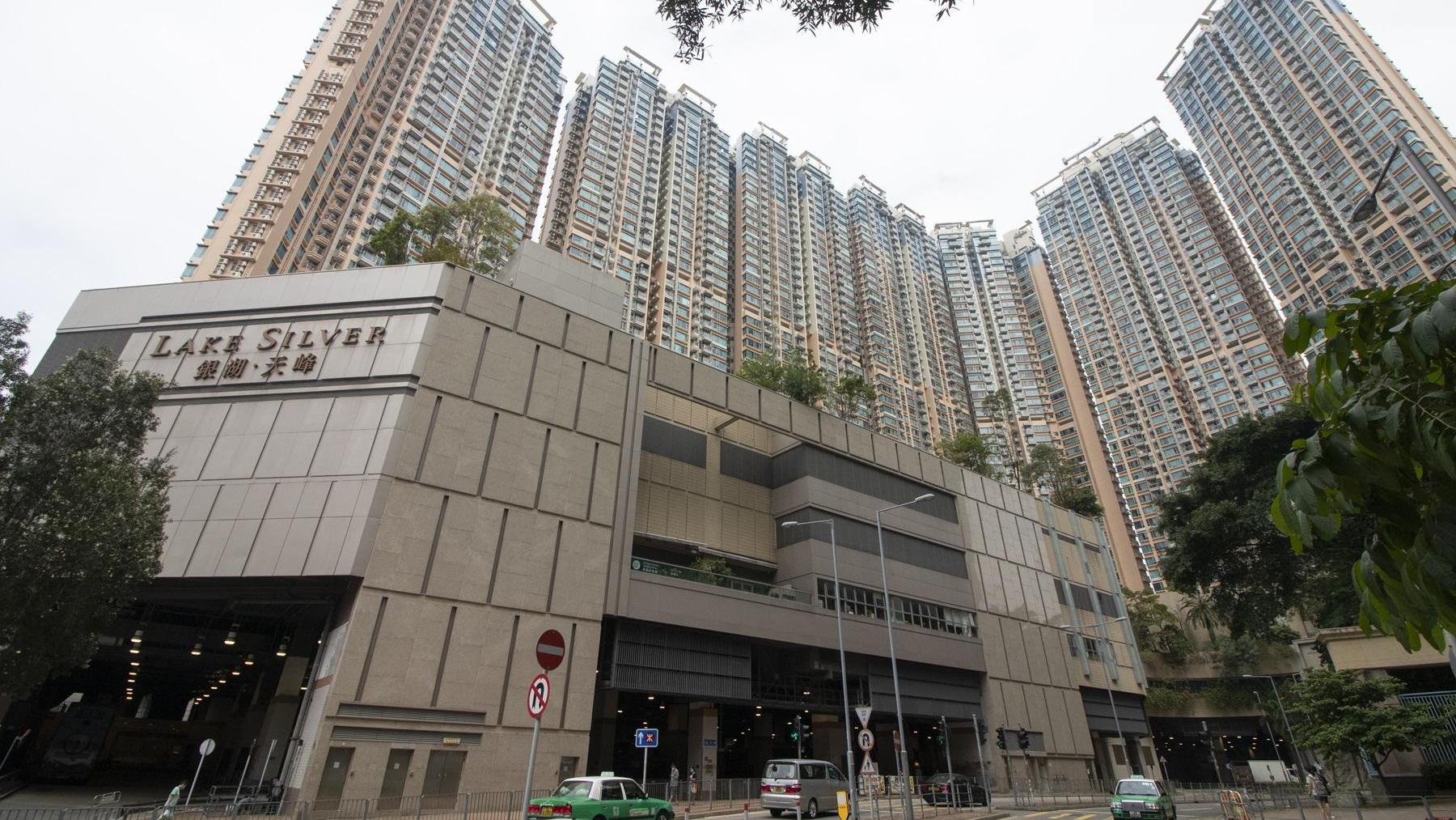 馬鞍山銀湖‧天峰低層兩房戶，獲上車客以698萬元承接，呎價1.15萬元。