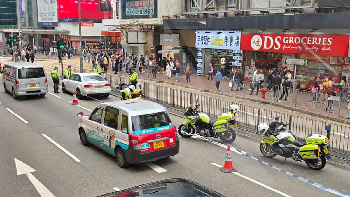 一輛私家車被警方截獲並搜出「太空油」電子煙彈，惟司機逃去無蹤。(網上圖片)