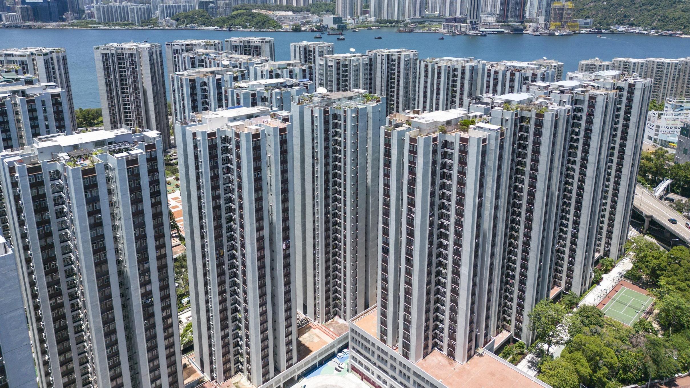 太古城昨日單日連錄兩宗買賣成交，其中三房事故同層戶以830萬元沽出，較估價低約14%。