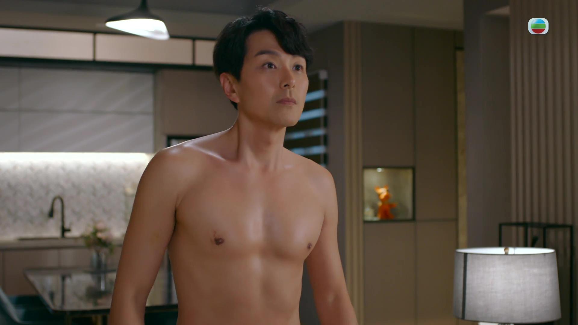 奔跑吧！勇敢的女人們｜蕭正楠犧牲色相「全裸」上陣 出動大笨象遮重要部位